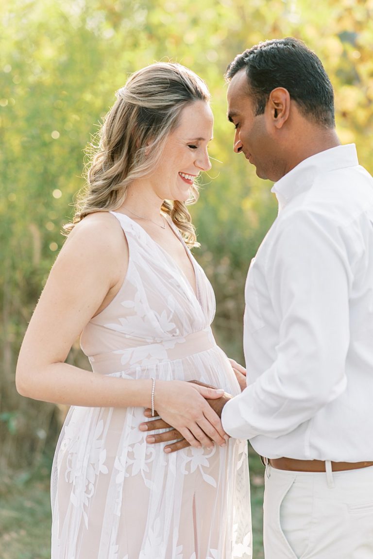 Outdoor maternity session with Zionsville maternity photographer Lindsay Konopa Photography