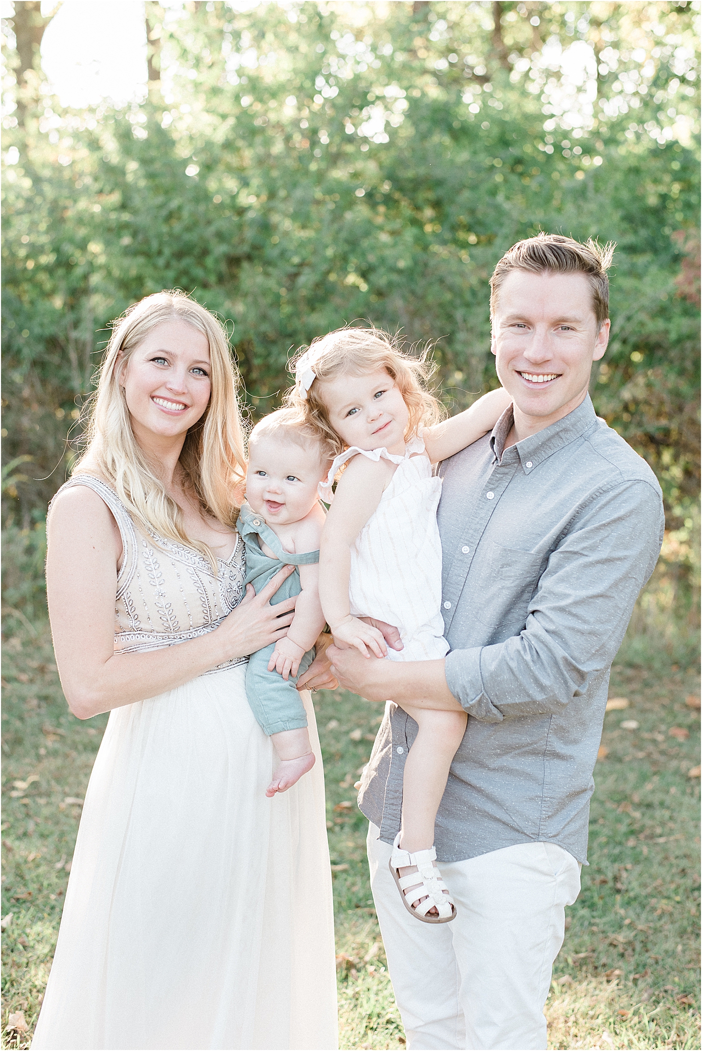 Outdoor family portrait in Noblesville, IN. Photo by family photographer, Lindsay Konopa Photography.