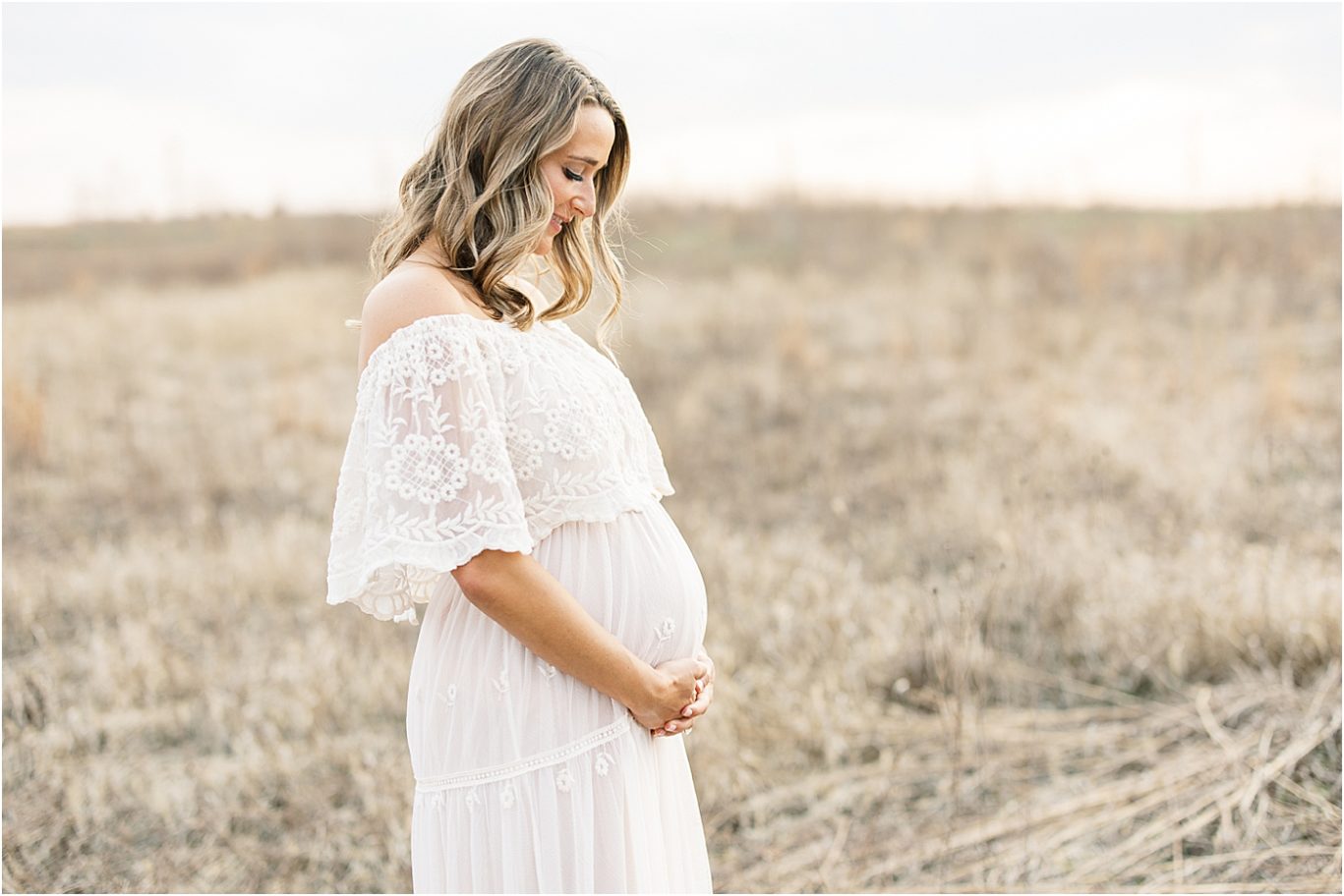 Pregnancy photoshoot to celebrate first baby. Photo by Lindsay Konopa Photography.