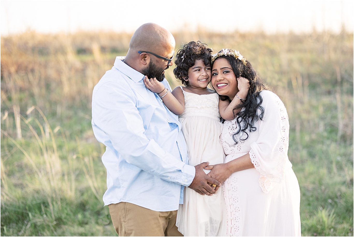 Family maternity session with natural light photographer in Indy, Lindsay Konopa Photography.