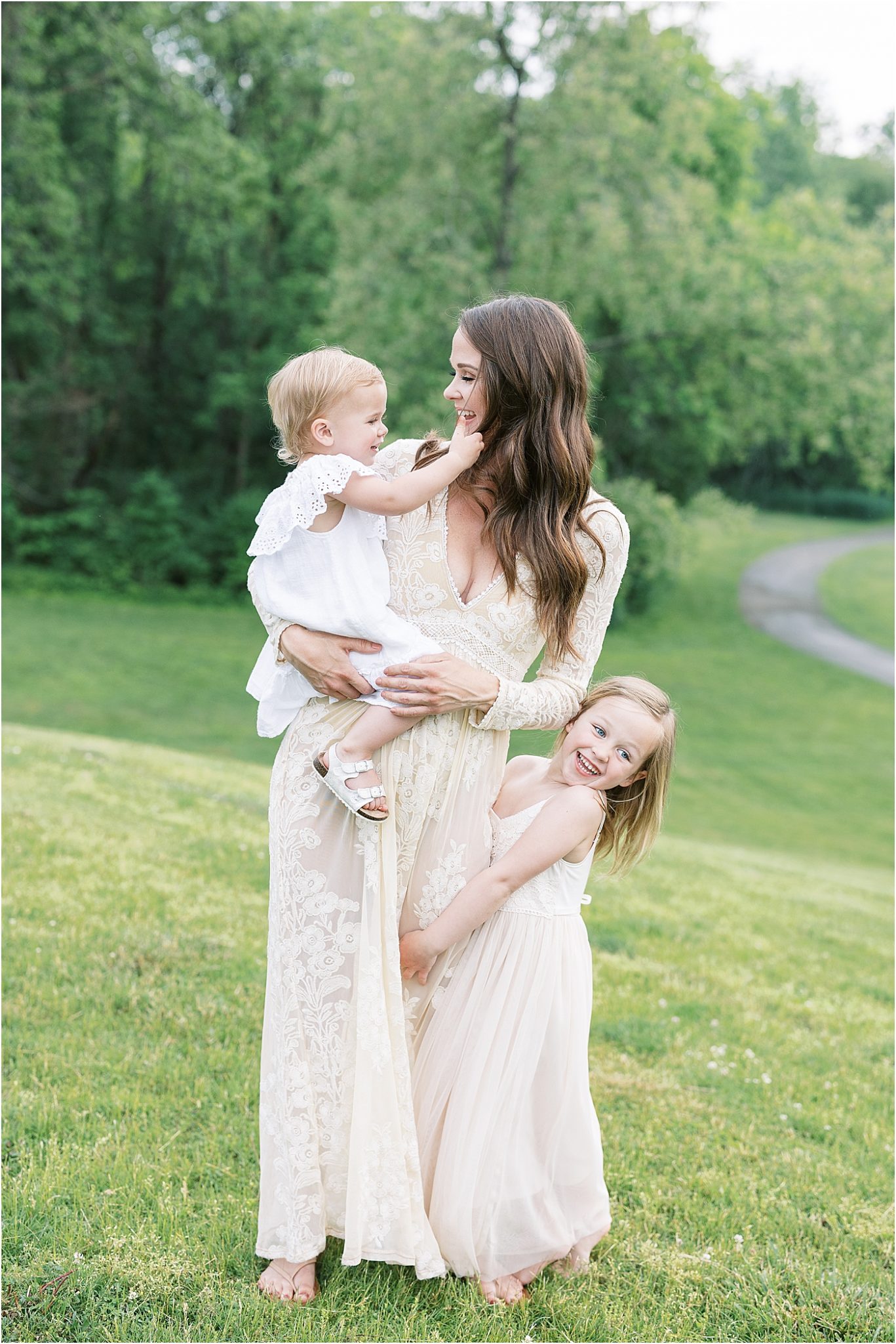 Motherhood session with Carmel Family Photographer, Lindsay Konopa Photography.
