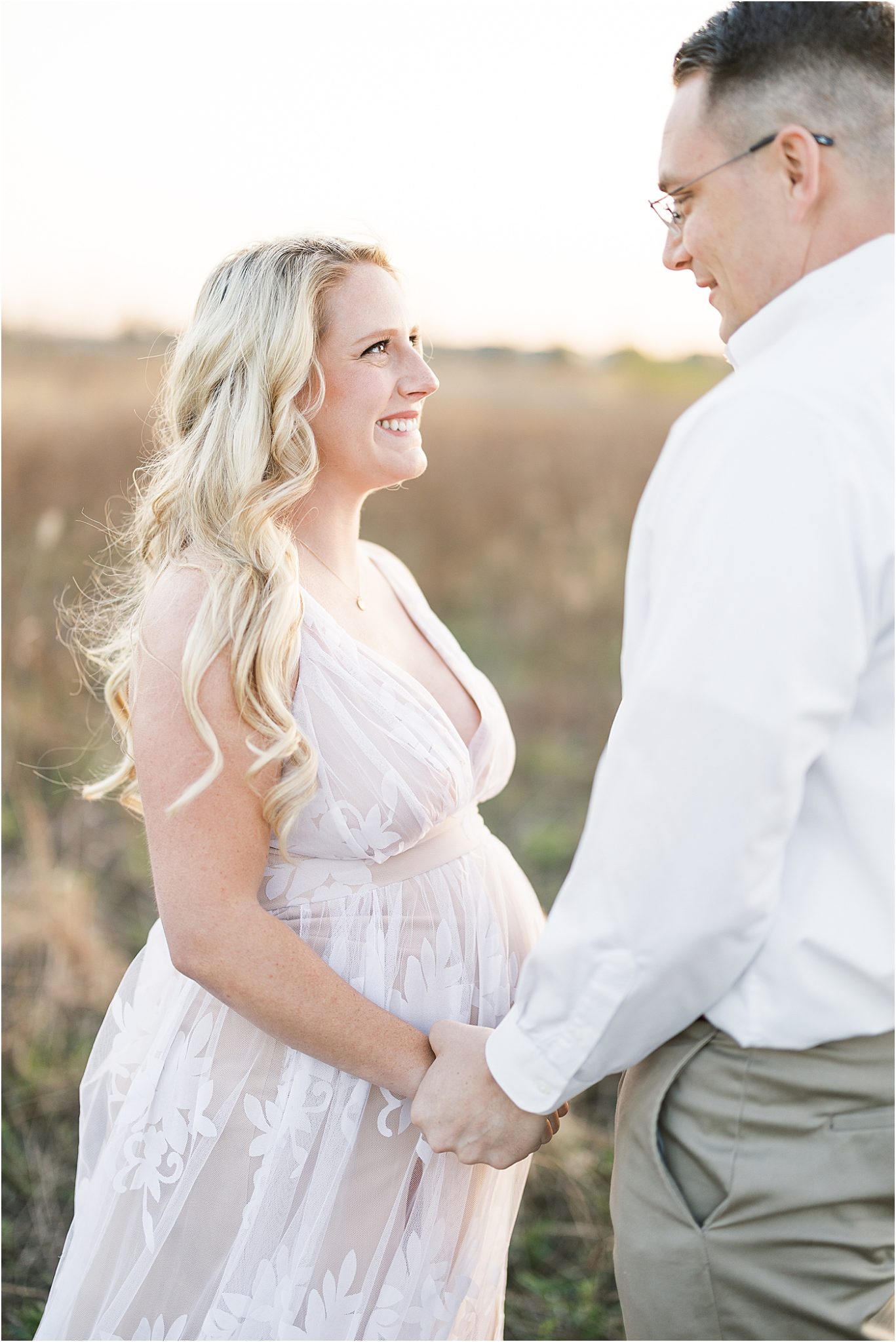 Maternity session at Flat Fork Creek Park in Fishers, IN | Lindsay Konopa Photography