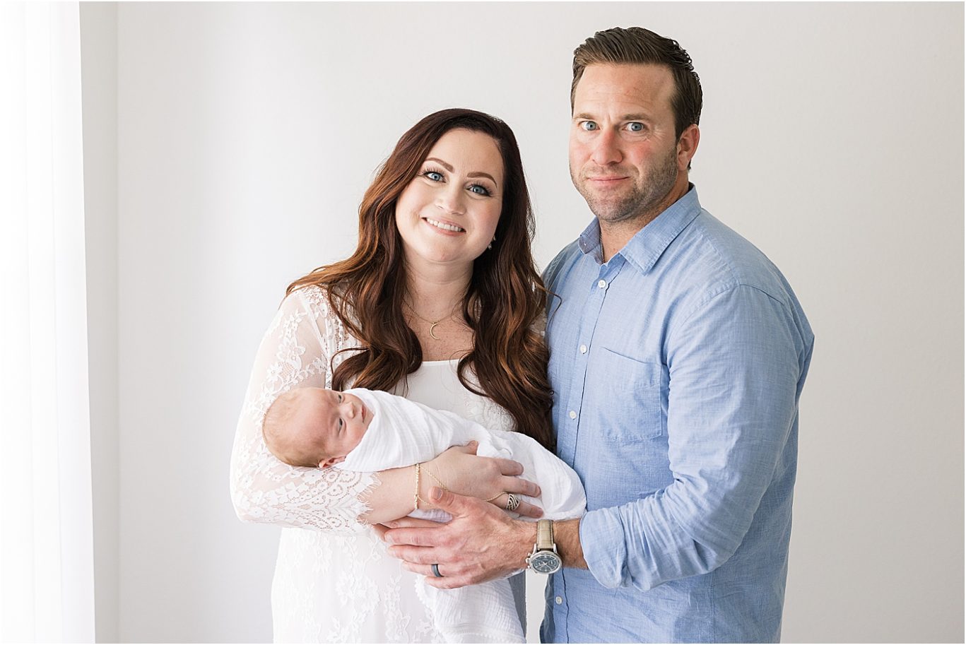 Family portrait during newborn session with Lindsay Konopa Photography in Fishers, Indiana. 
