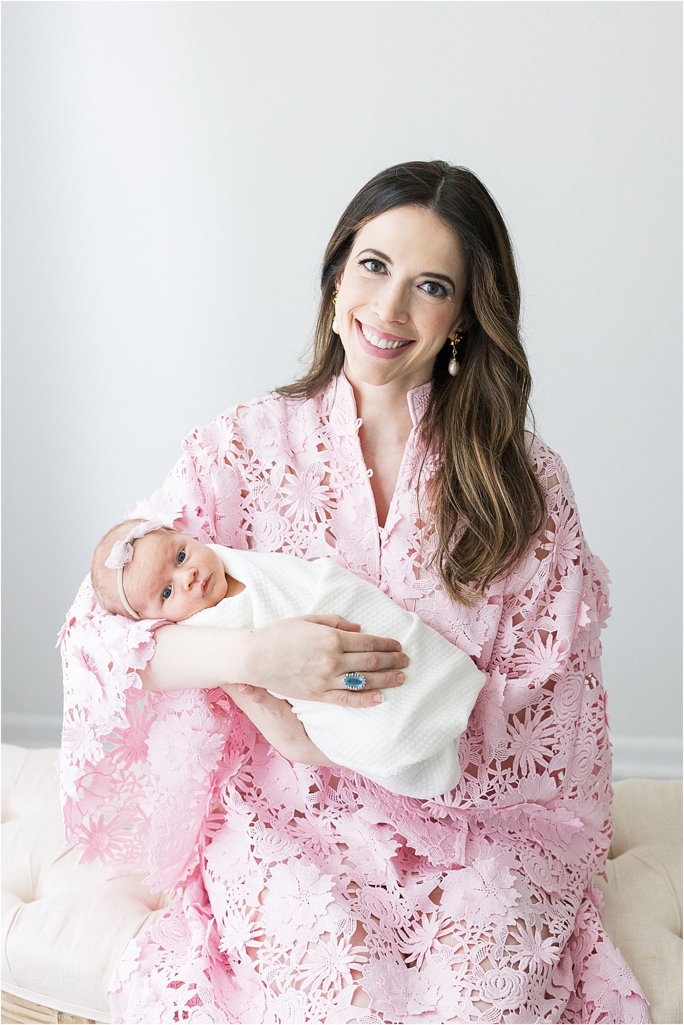 Mom and baby for photoshoot with Carmel newborn photographer, Lindsay Konopa Photography.