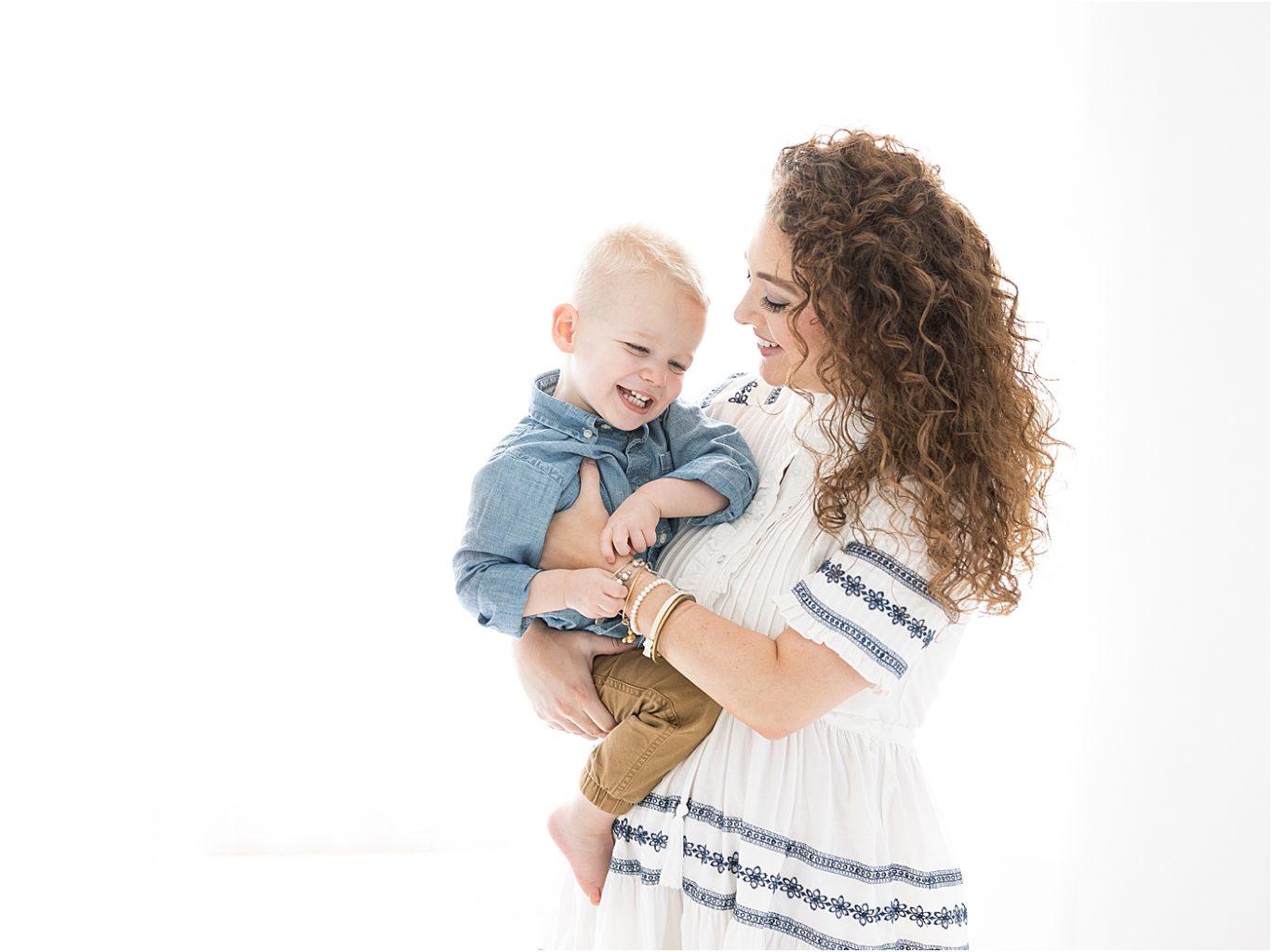 Mom and toddler | Lindsay Konopa Photograpahy