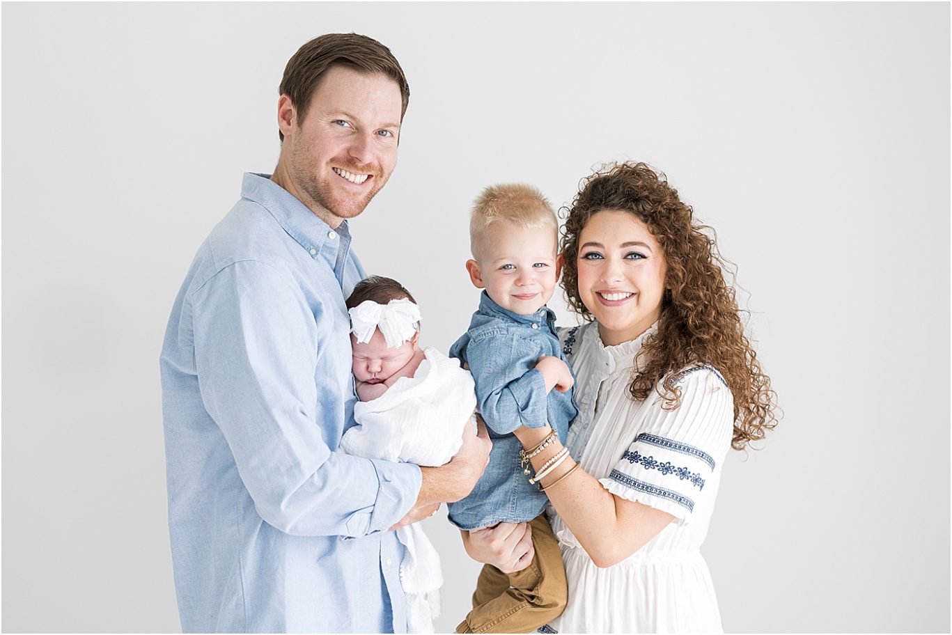 Family portraits in newborn photography studio in Fishes Indiana | Lindsay Konopa Photogrpahy