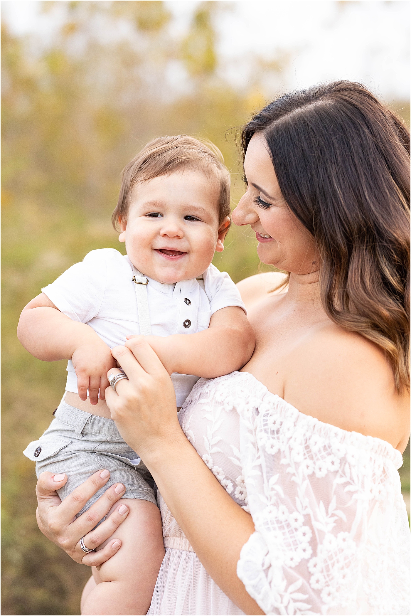 Mother-son photos during first birthday session with Lindsay Konopa Photography.