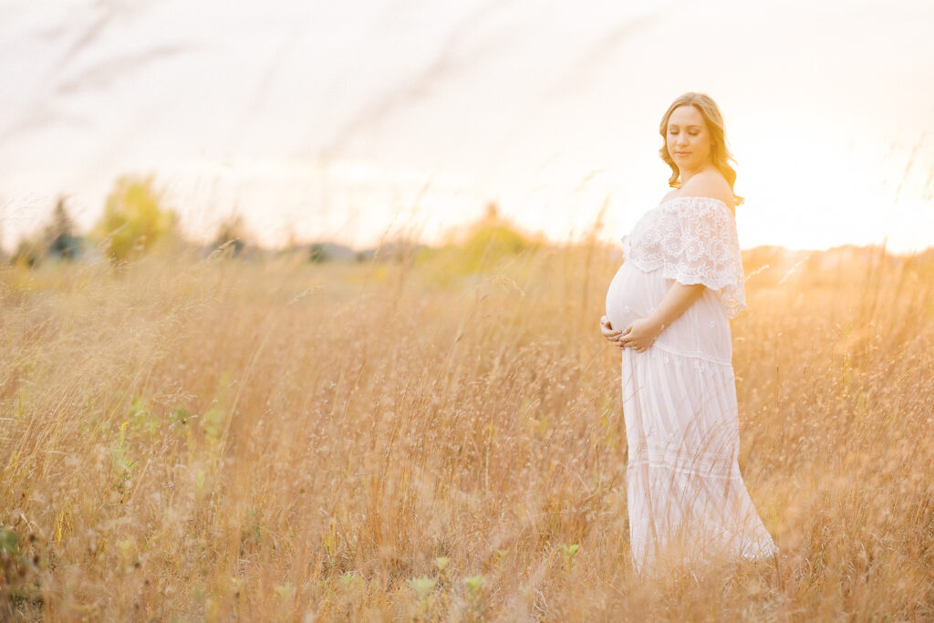 When to schedule your maternity session