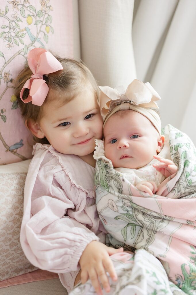 How to Prepare Older Siblings for a Newborn Photo Session Lindsay Konopa Photography
