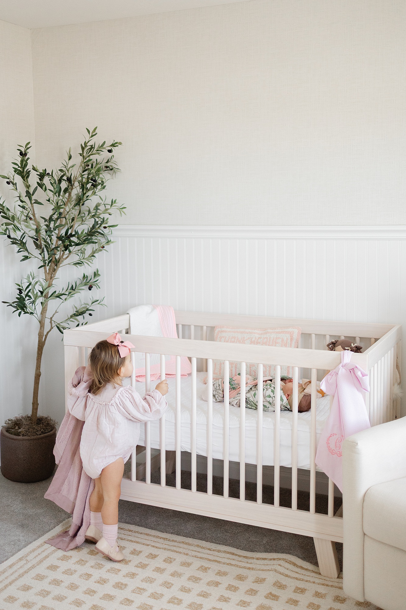 How to Prepare Older Siblings for a Newborn Photo Session Lindsay Konopa Photography