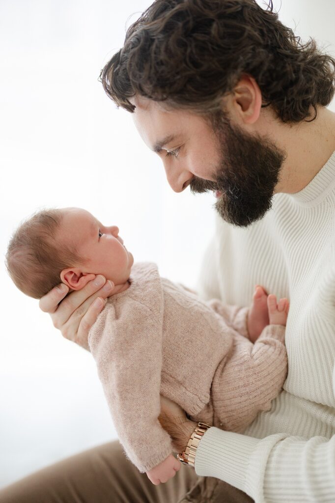 When to Book a Newborn Photographer Lindsay Konopa Photography