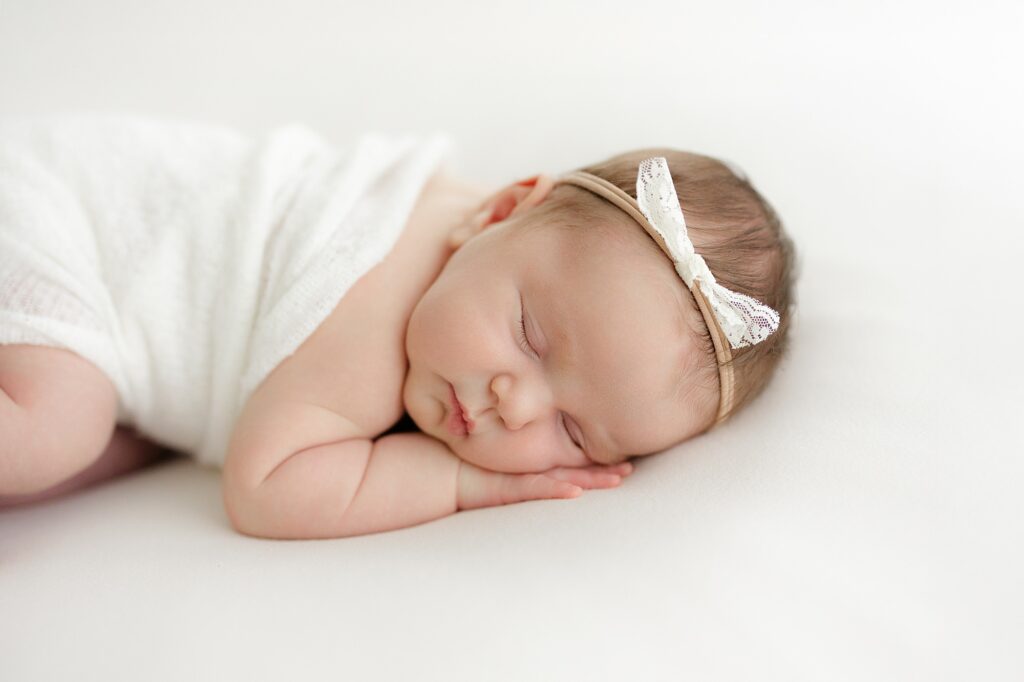 When to Book a Newborn Photographer Lindsay Konopa Photography